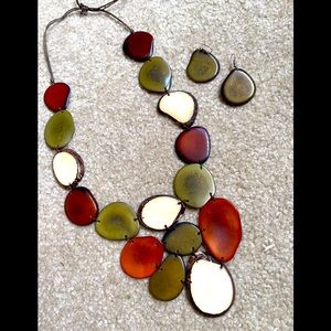 Necklace and earrings set